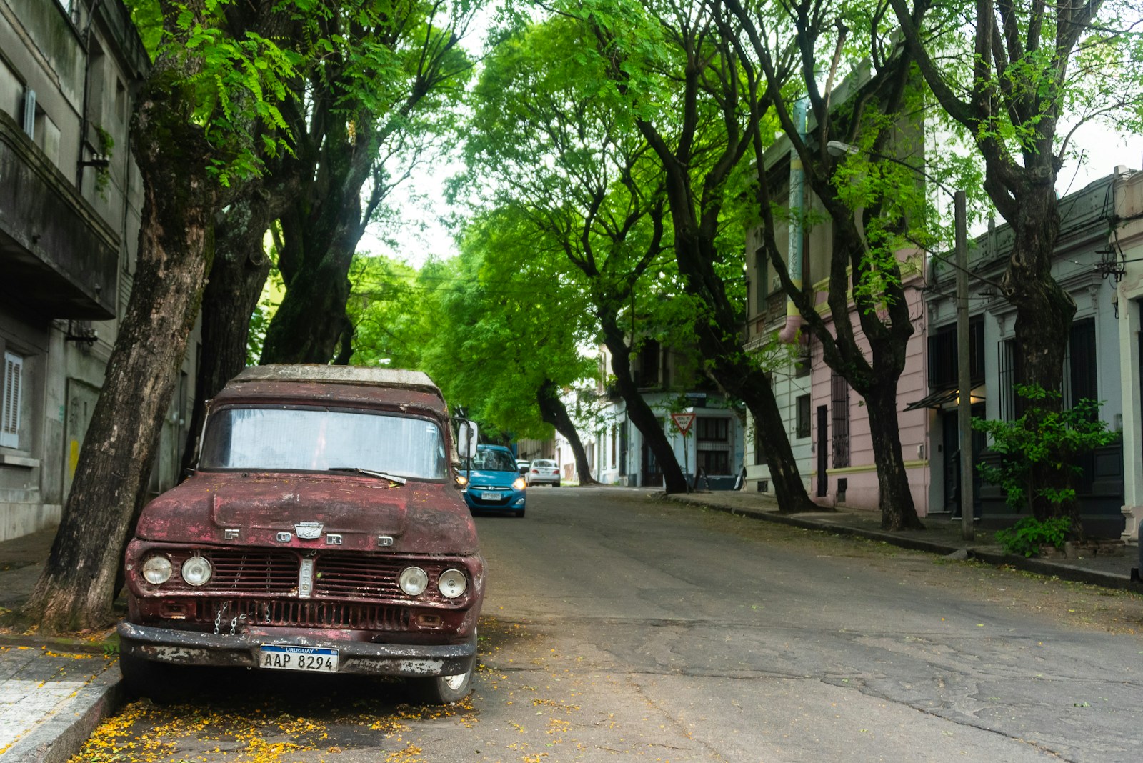 Man Says His Neighbor Kept Parking Broken Project Cars On The Street, And The HOA War Ended With Tows, Fines, And A Very Public Meltdown