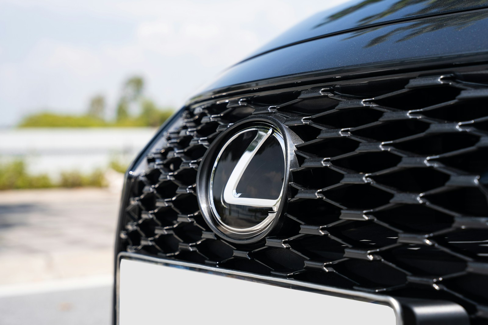 Customer’s Lexus RX Came in for a Coolant Flush and Left With Air in the System — The Heater Core Boiled Dry on the Way Home and Cracked the Dash on a 90-Degree Day