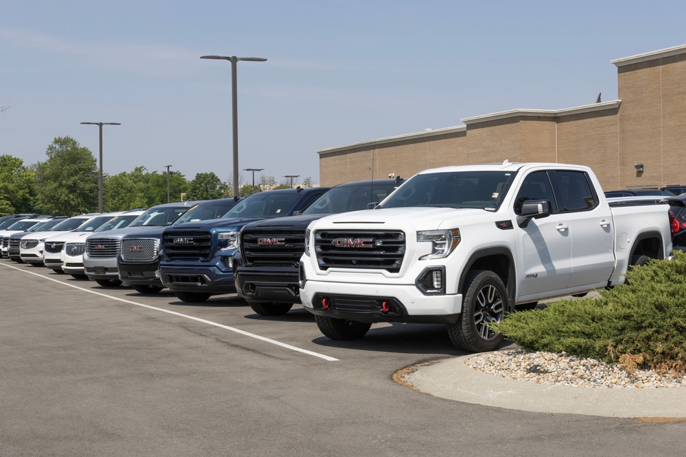 Buyer Walking the Used Lot Saw a “Certified” Sticker on a Half-Ton Pickup With a Frame Rail Spray-Painted Black Over a Crease — The Service Manager Said It Was a “Cosmetic Touch-Up”