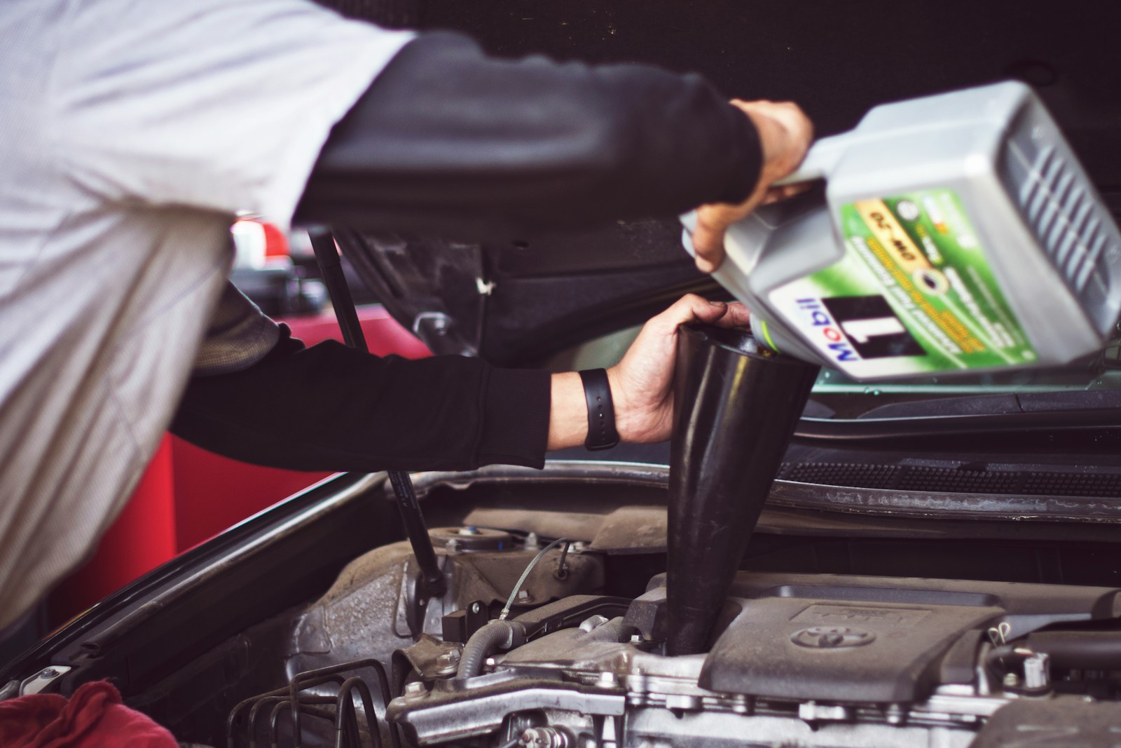 Woman Says A Quick Oil Change Ended With A Blown Engine, A Denial From The Shop, And A Court Fight Nobody Saw Coming