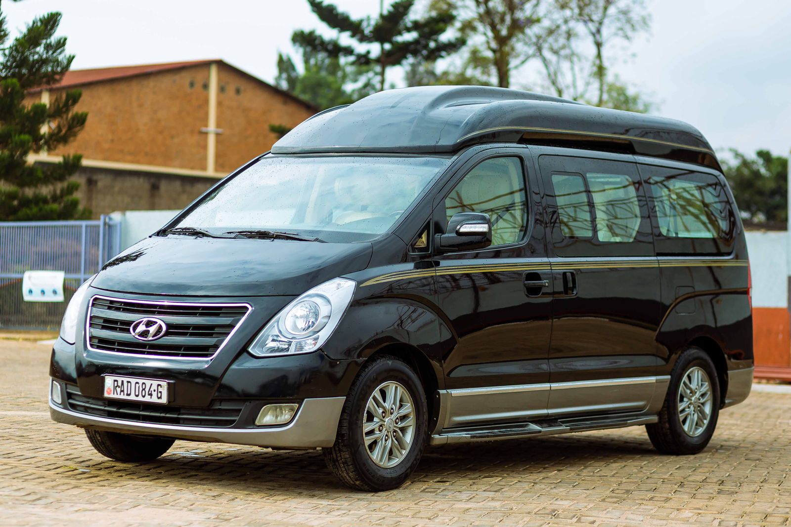 In-Laws Ask To Borrow The Family Van For A Church Trip, Return It With 600 Extra Miles, No Gas, And A “Check Engine” Light