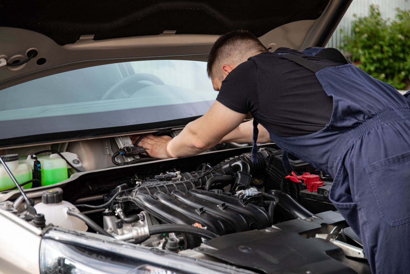 Mechanic Says The Repair Will Be $900, Then Hands Over A $3,800 Bill And Refuses To Release The Car Until It’s Paid