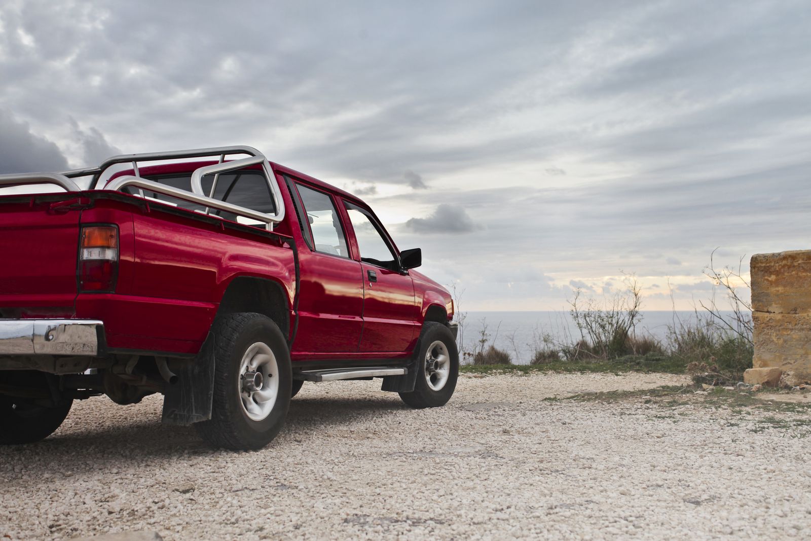 Wife Learns Husband’s “Work Truck” Is Actually Being Used To Pick Up Another Woman, Thanks To A Gas Station Receipt In The Console