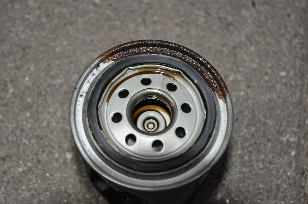 Mechanic Says A Customer’s Oil Filter Was Barely Attached, And The Last Shop’s “Routine Service” Nearly Destroyed The Engine