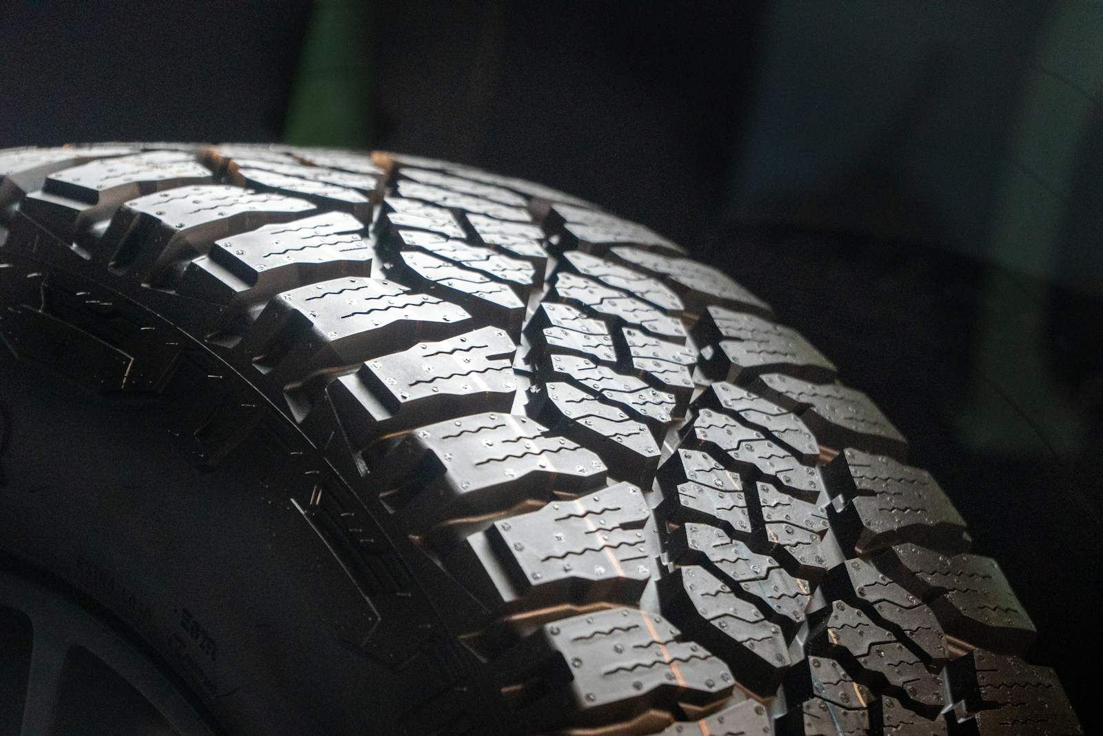 Woman Learns Her Boyfriend Sold Her Winter Tires Online, Then Says He Needed The Money Because His Car Payment Was “Behind”