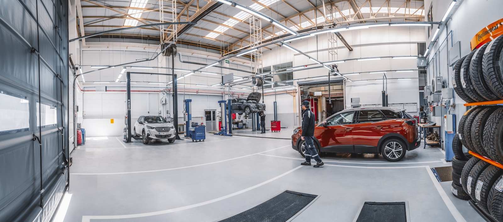 Mechanic Keeps Customer’s Car For 9 Weeks, Then Demands Storage Fees After Admitting He Still Hasn’t Ordered The Part