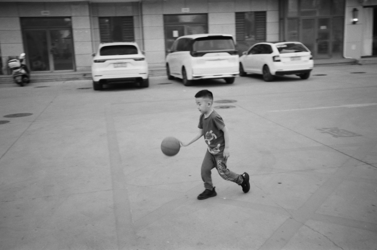 Neighbor’s Kid Dents A Parked Car With A Basketball, Then The Parents Say It’s Not Their Problem Because “Kids Play Outside”