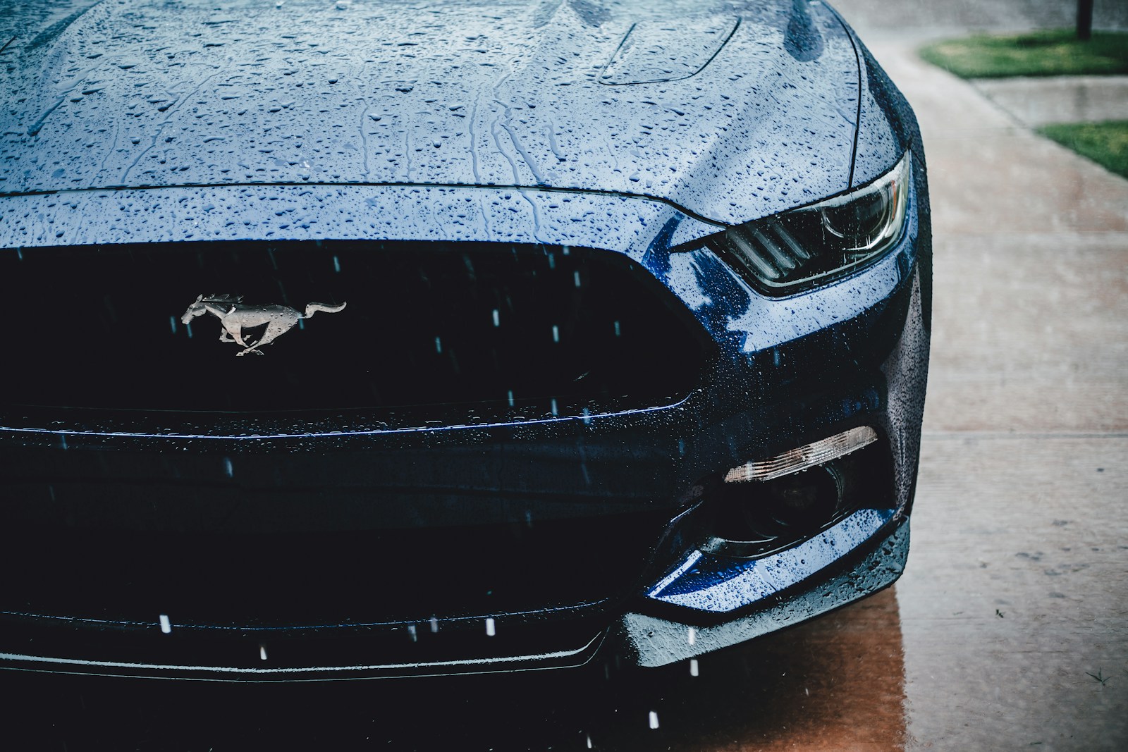 Husband Says The New Mustang Is “For The Family,” Then Refuses To Let His Wife Drive It Because She Might Scratch The Wheels