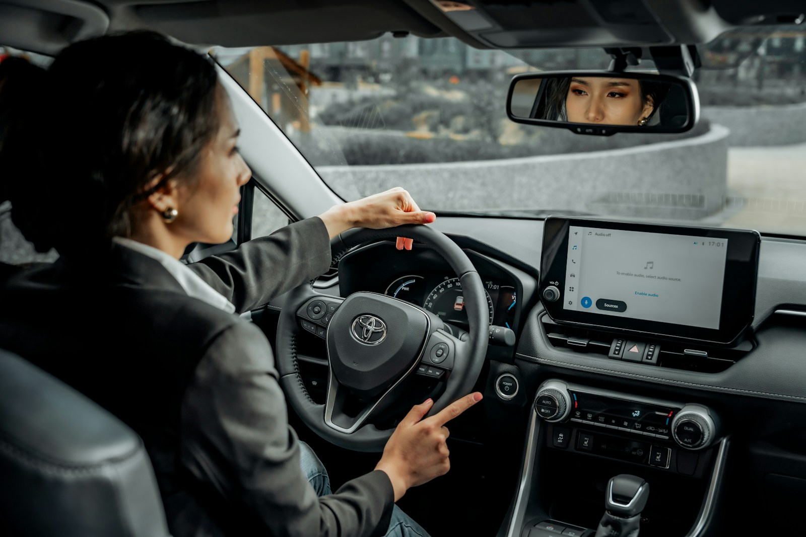 Woman’s Ex Refuses To Remove Her From A Joint Car Loan, Then Misses Payments And Tanks Her Credit While Still Driving It