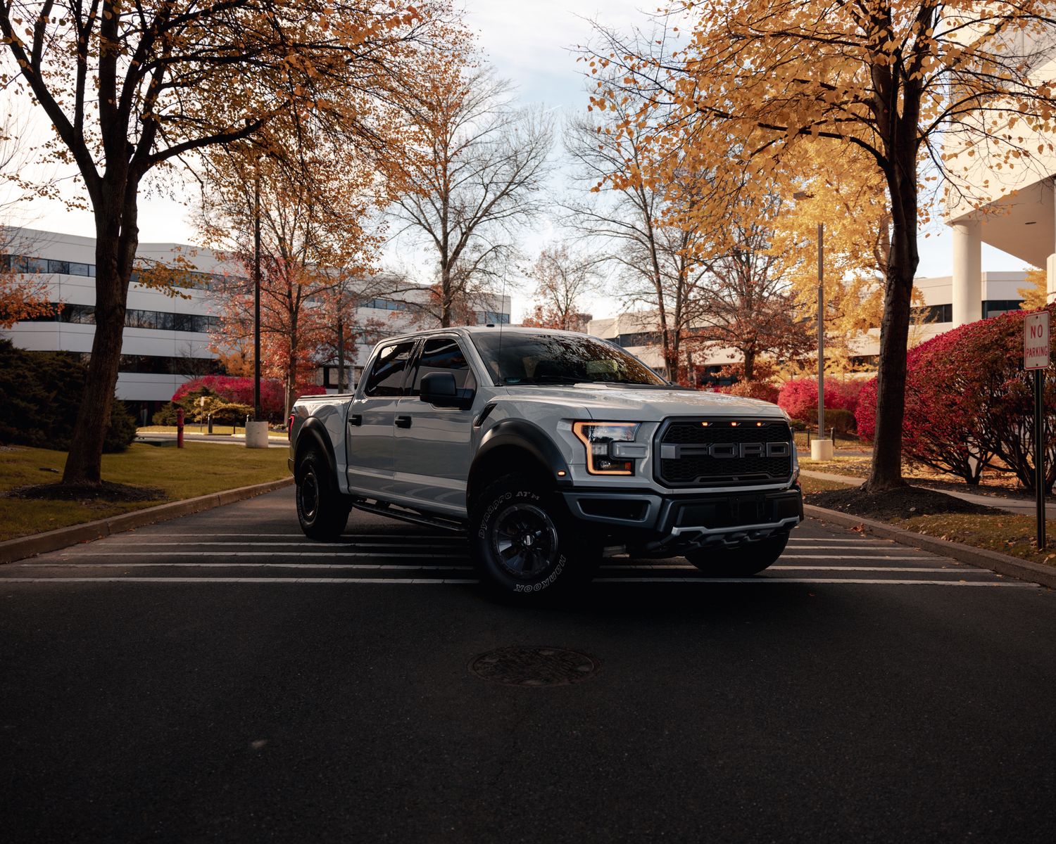 Woman Found A Second Phone Hidden In Her Husband’s Truck, But The Bluetooth Name Was What Finally Gave Away The Affair