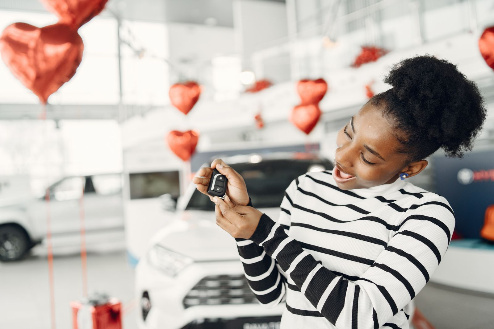 Dad Buys His Daughter A “Safe” First Car, Then A Body Shop Finds Signs The Last Crash Was Repaired Just Enough To Fool A Buyer