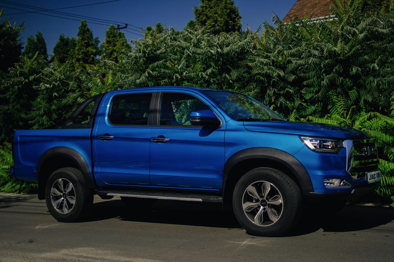 Woman Finds Out Her Husband Bought A Secret Truck When The Dealership Calls About A Missed Payment During Dinner