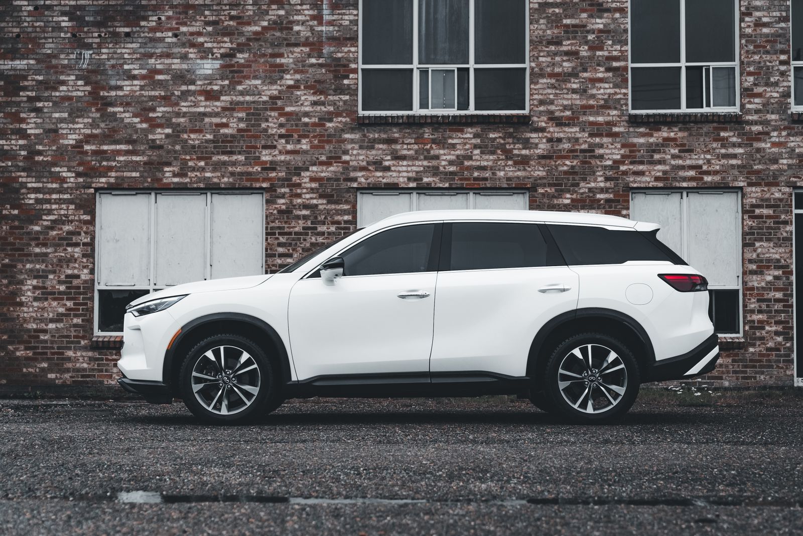 Dealer Promises a Four-Percent Interest Rate, Slides a Fourteen-Percent Contract Across the Desk, and Hides a $6,000 Warranty in the Payment—But the Buyer Brings a Calculator and Stops the Deal Before One Signature