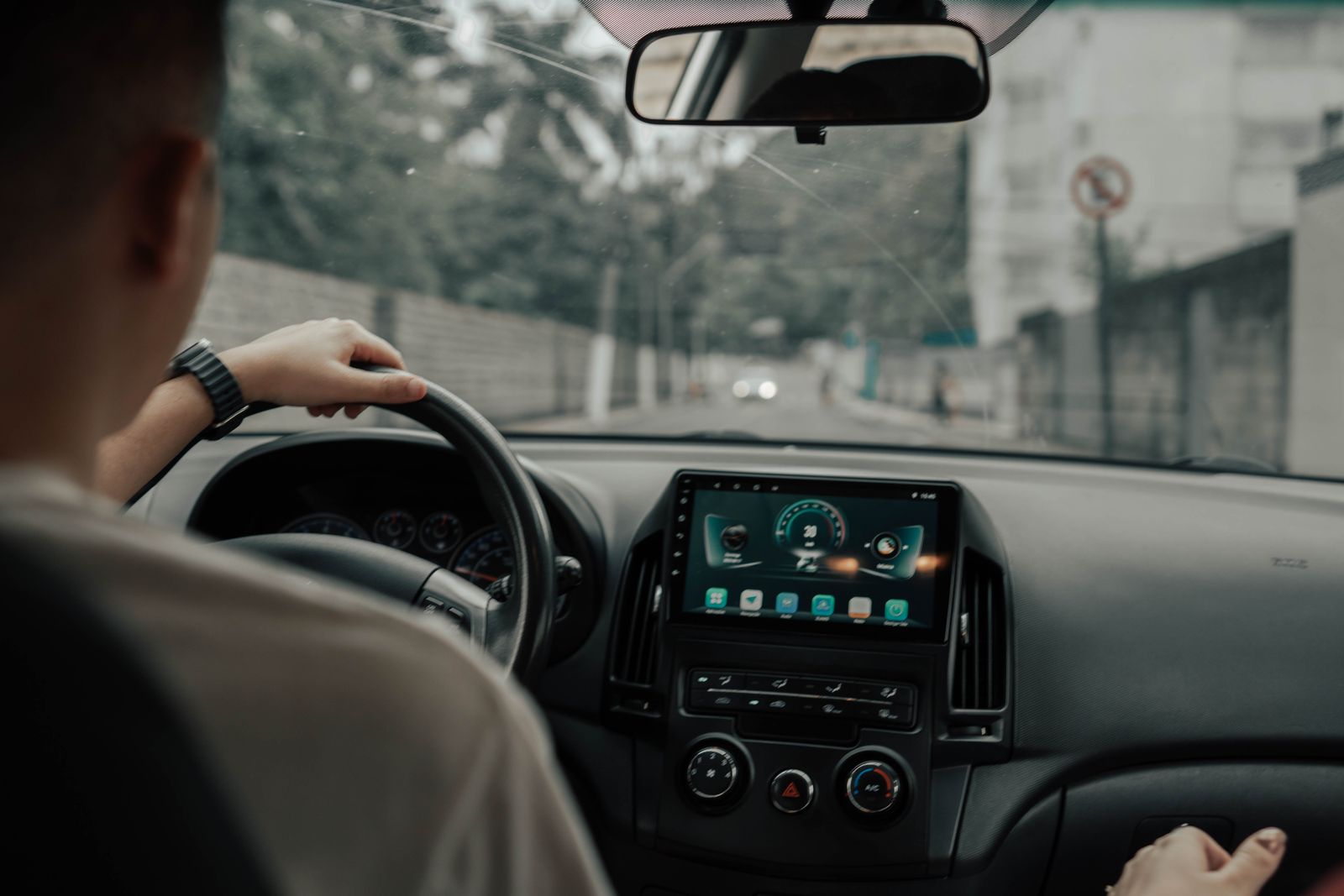 Wife Tracks The Family Car After Her Husband’s Late-Night “Gas Runs,” And The Location History Turns Their Marriage Into A Crime Scene