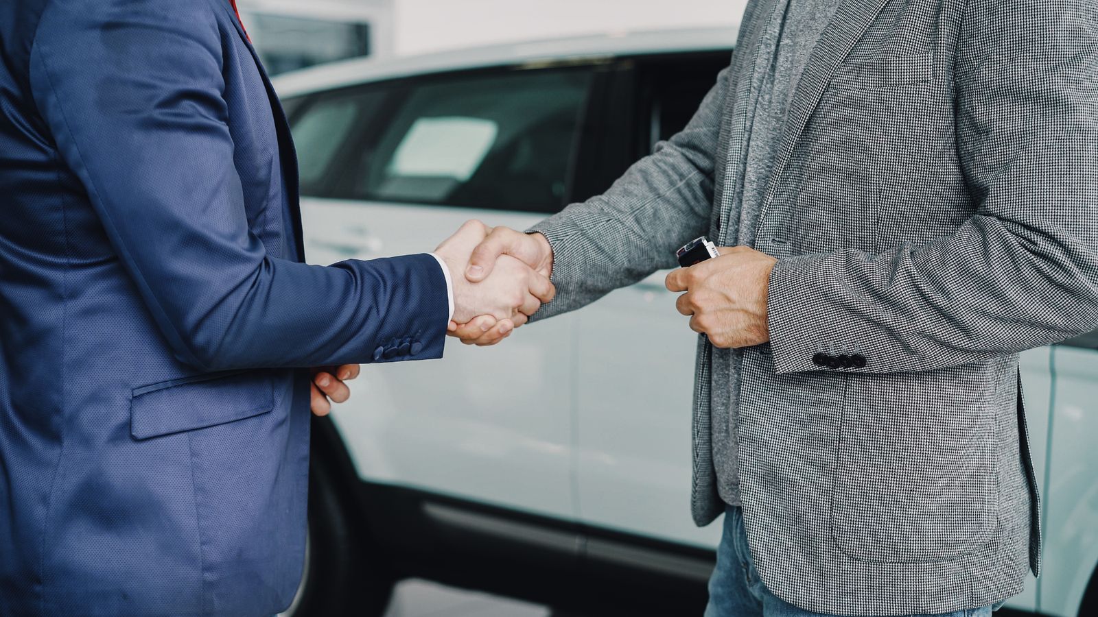 Customer Pays Cash for a New Car but Discovers the Dealer Still Filed a $46,000 Loan Against It, Then Watches His Credit Collapse While the Finance Manager Insists the Duplicate Deal Was an “Administrative Error”