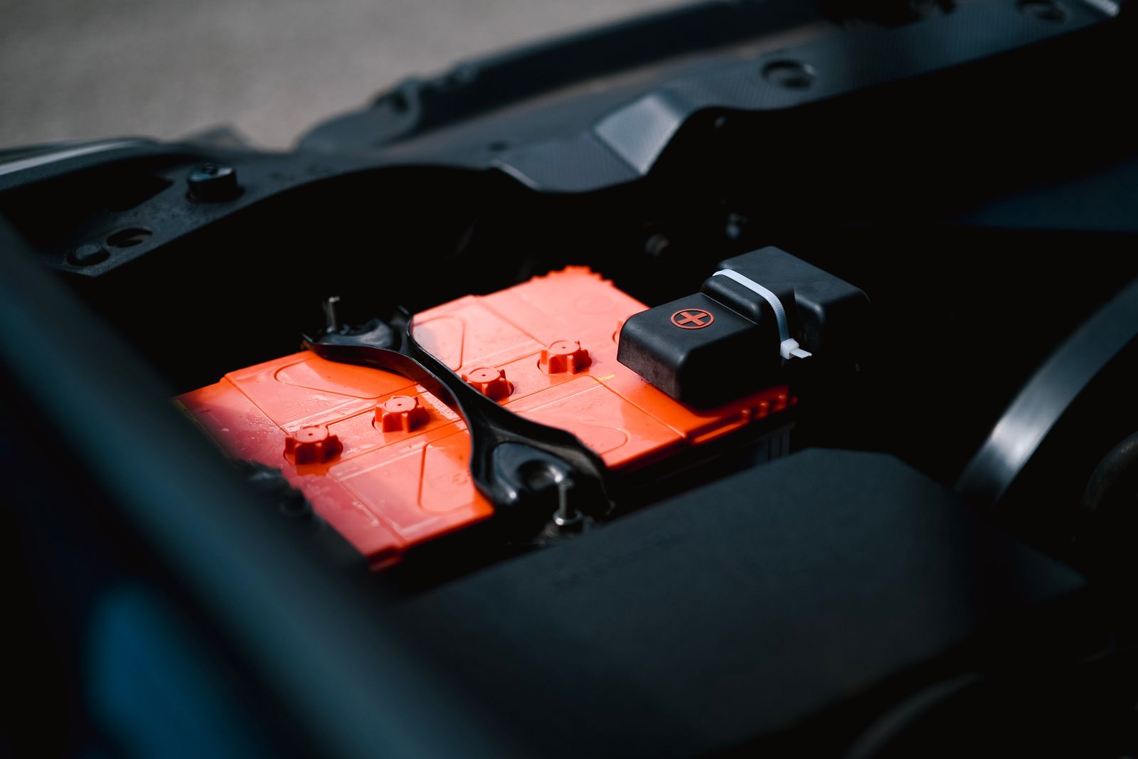 Electric-Car Buyer Pays Extra for a “Nearly New” Battery With 96 Percent Health, Then a Software Update Exposes the Pack at 54 Percent—And Service Records Show the Dealer Reset the Display Before Every Test Drive