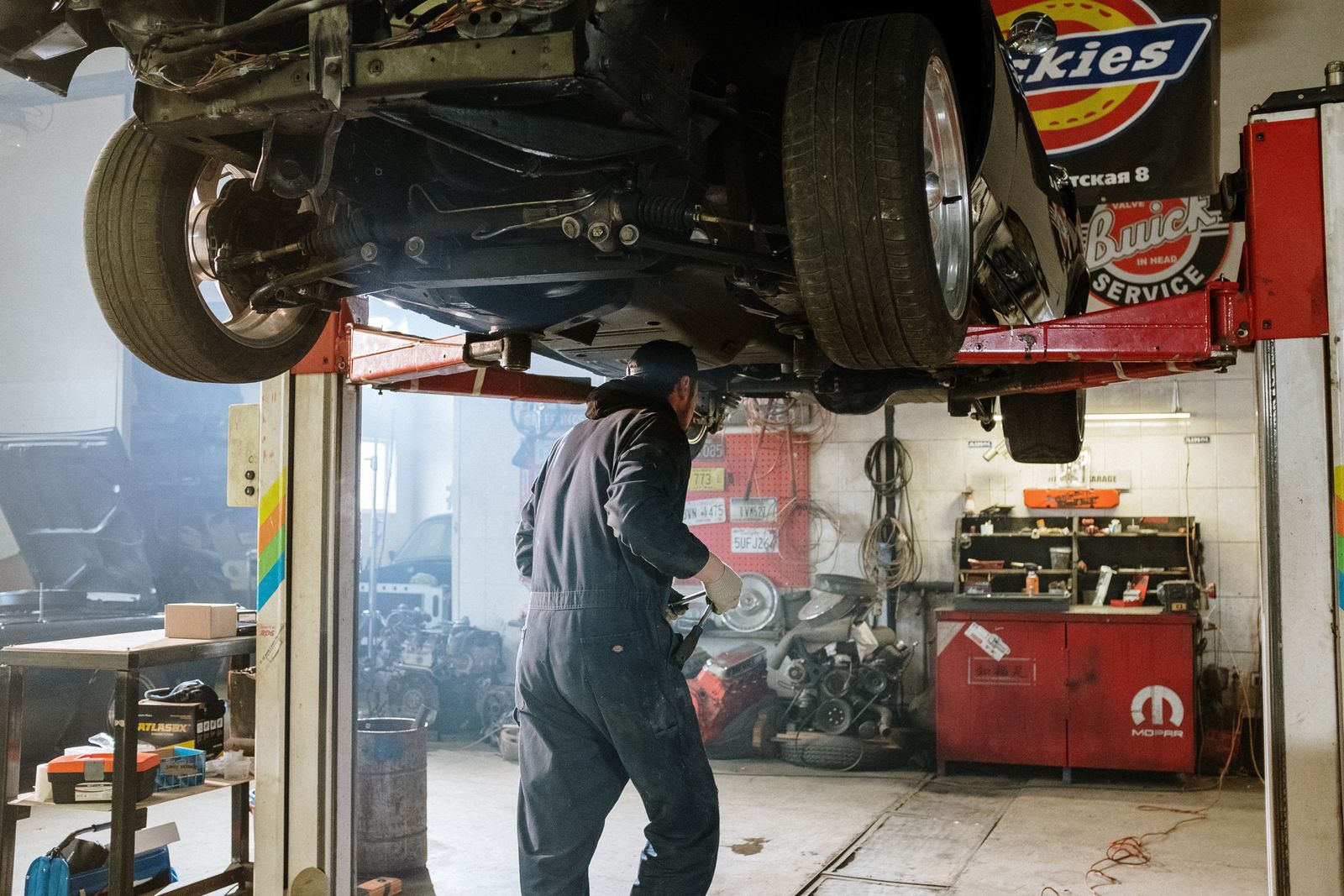 Mechanic Opens The Oil Pan And Finds Metal Shavings That Explain Why The Dealer Wanted The Sale Done Before Closing