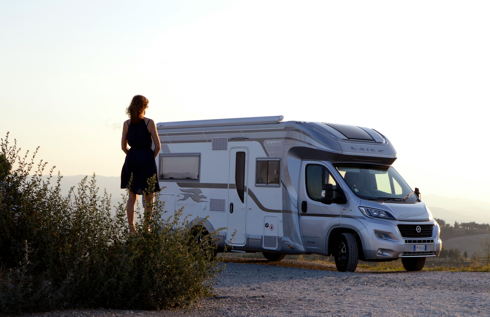 Camper Dealer Calls Six-Year-Old Tires “Basically New,” Sends a Family Onto the Highway, and Blames Them When Two Tires Explode and Tear Through the Floor Before Their Vacation Even Begins
