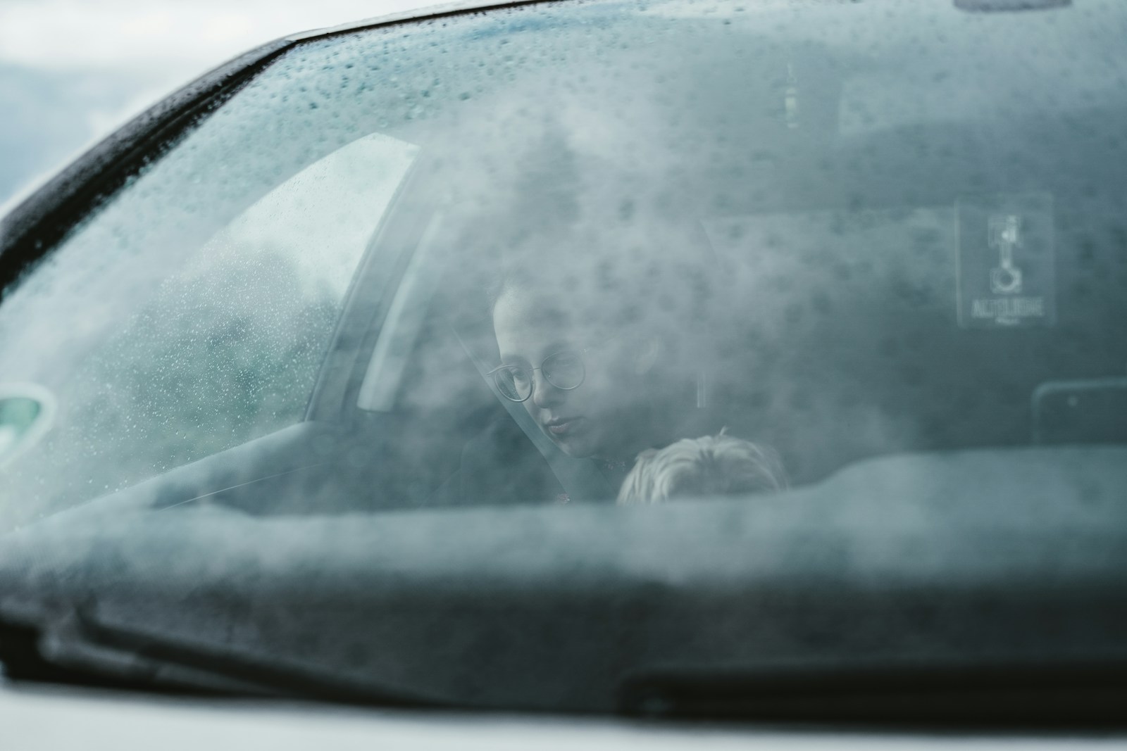 Woman’s Ex Keeps The Car After The Breakup, Stops Paying The Loan, Then Calls Her Controlling When She Reports It Stolen