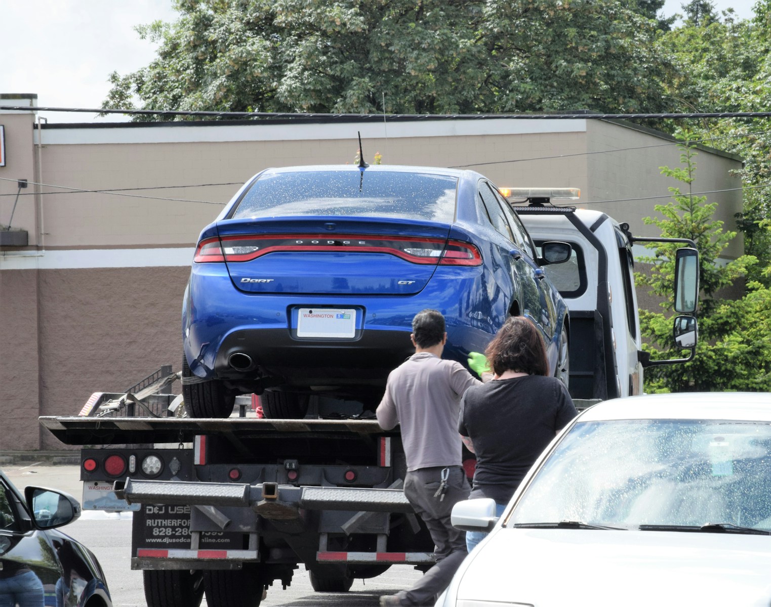 Seller Says The Car Only Needs A Battery, Then The Tow Truck Driver Says He Has Picked Up That Same Car Before