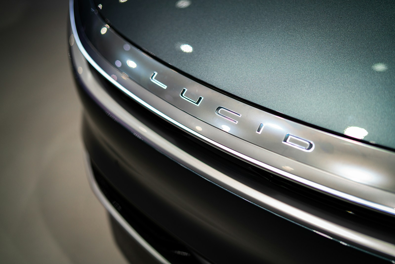 1,070 Horsepower Now Headlines Lucid’s Newest Three Row Electric SUV, Undercutting Rivian’s Most Powerful Model While Reviving a Discontinued Dream Edition Drivetrain Nobody Expected to See Again This Soon