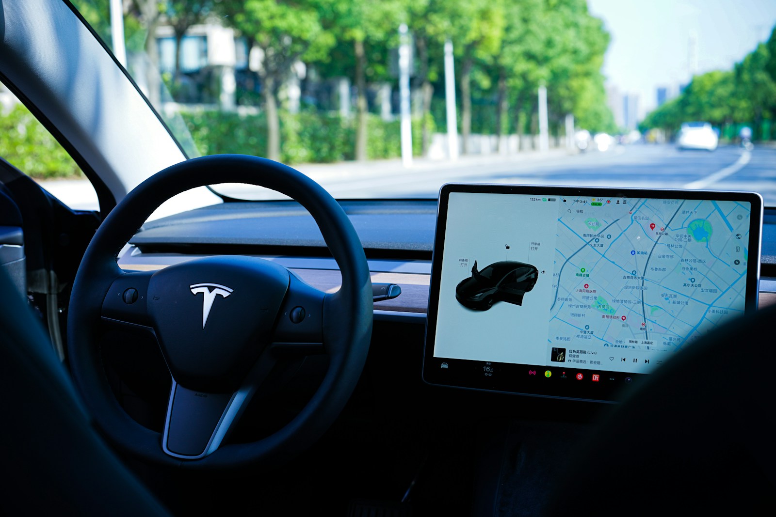 Tesla’s Robotaxi Quoted a Rider 66 Minutes for a 2.3-Mile Ride — And the Screenshots Are Going Viral