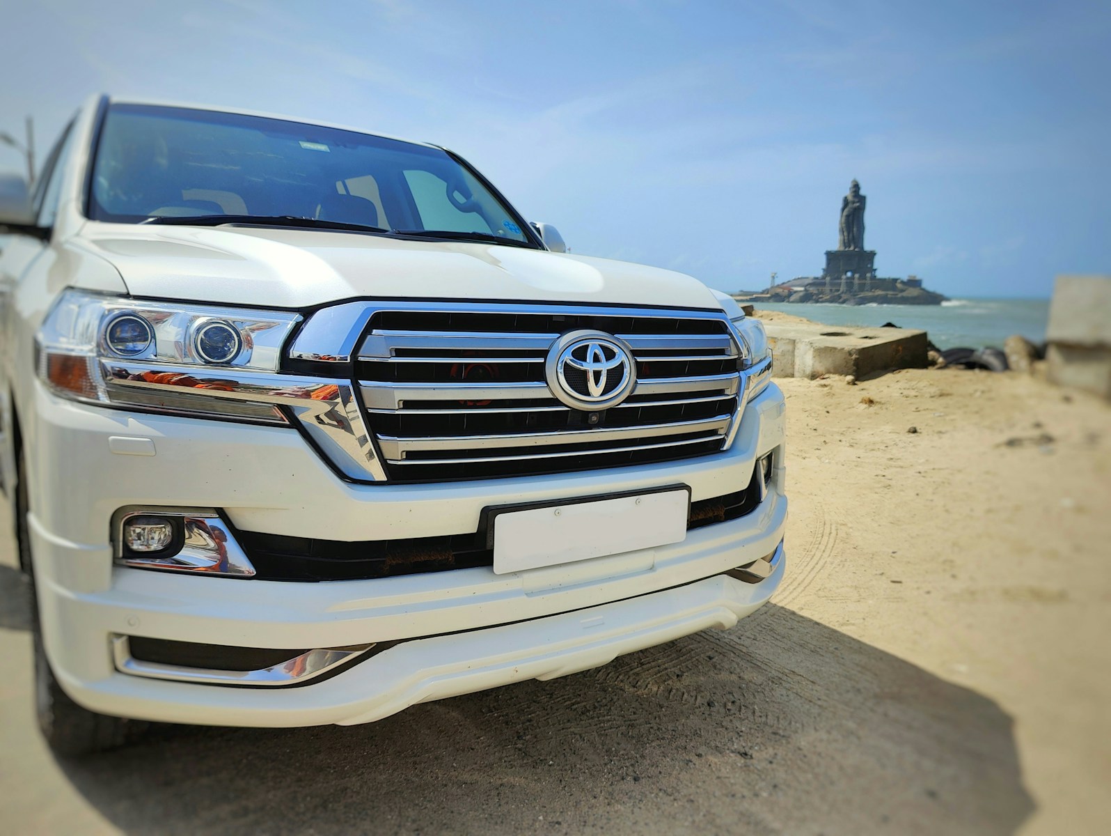 The Land Cruiser and the Defender Take Completely Different Approaches to Off-Road Durability, Reliability Data Shows