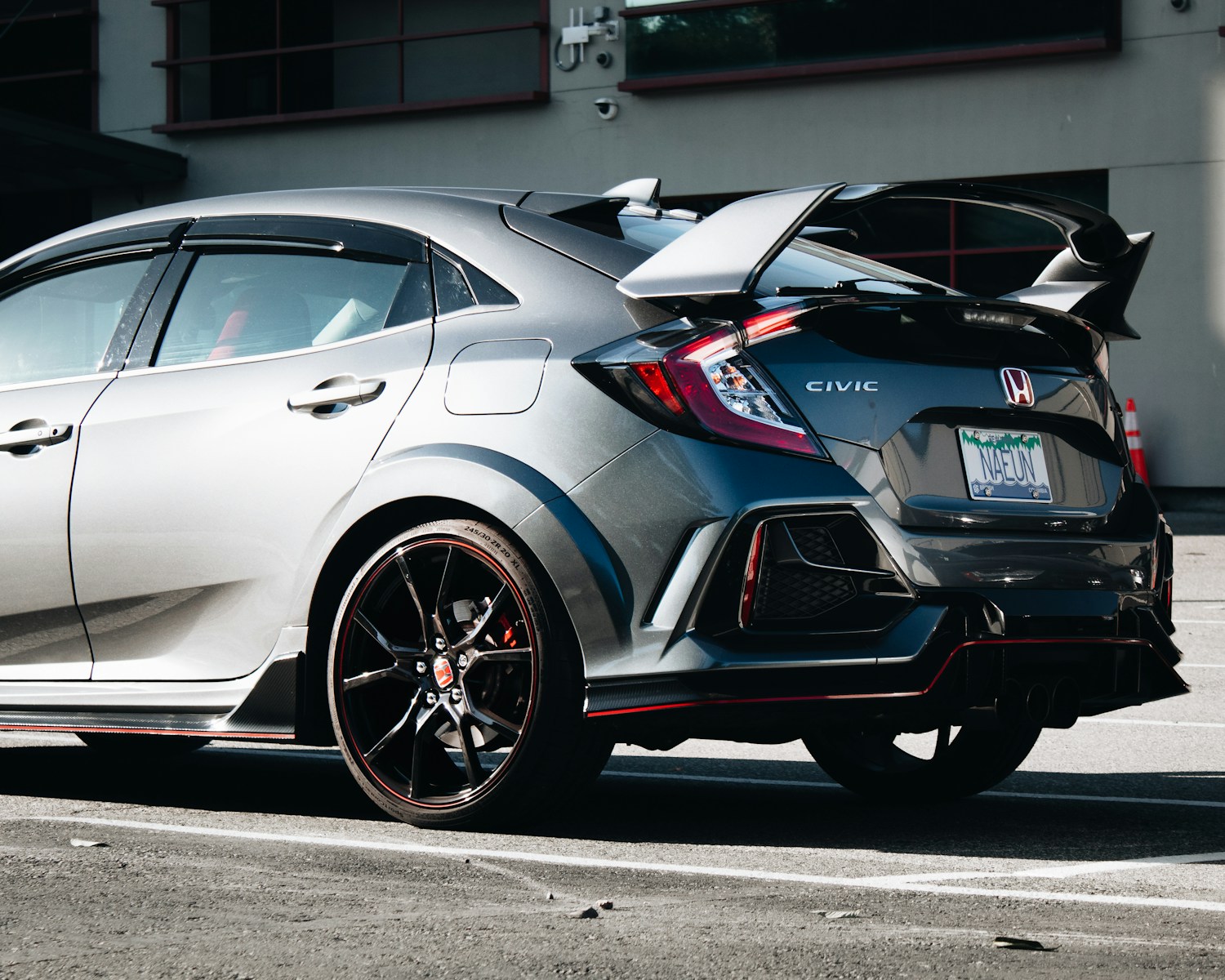 Japan’s Own Domestic Market Sold a Version of the Honda Civic Type R Decades Before Americans Ever Got One Officially, and Those Original Cars Are Only Now Becoming Legal to Import Here