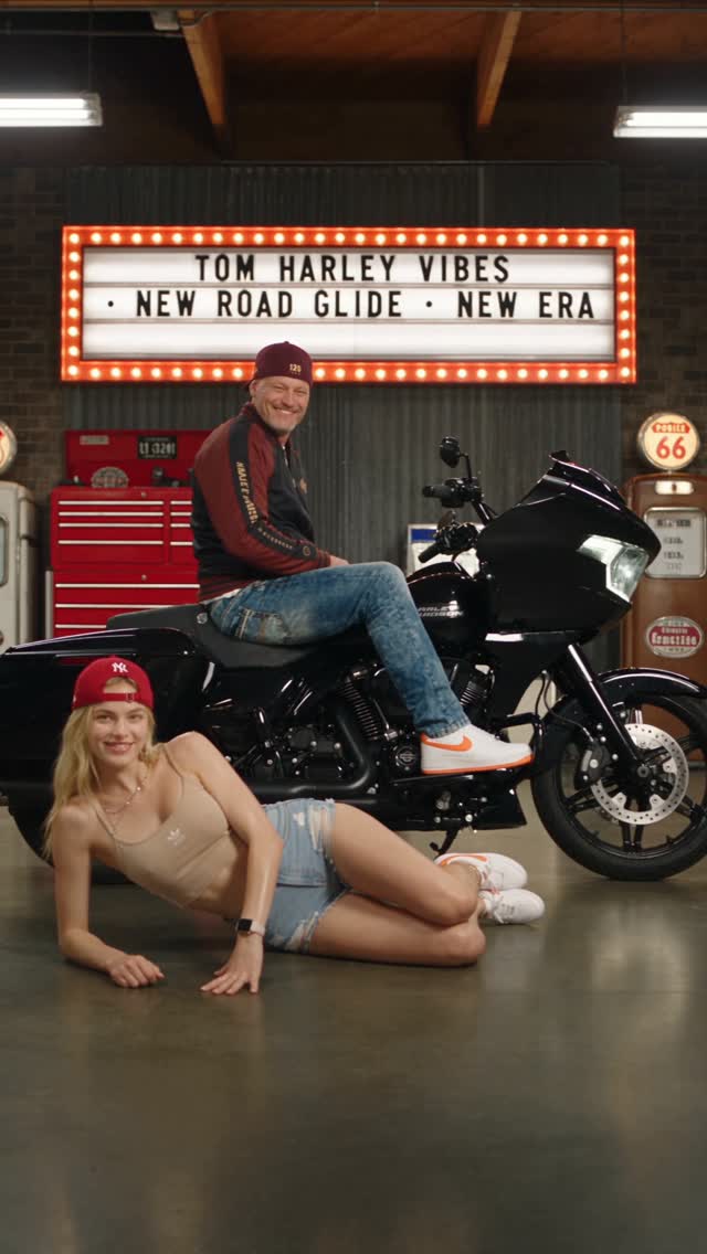 Harley Rider Unveils the Gloss Black Road Glide That Replaced His FXDR and Spends the Whole Garage Reveal Waving a Woman Away From the Paint Under One Rule, Can’t Touch This
